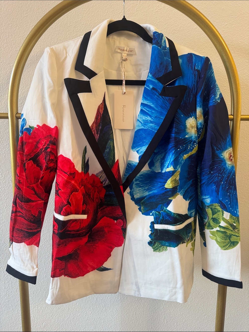 Floral Contrast-Trim Blazer & pants Set - White with Red & Blue Blooms - Picture 3 of 6